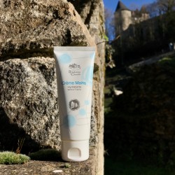 Fragile hand care for sensitive skin